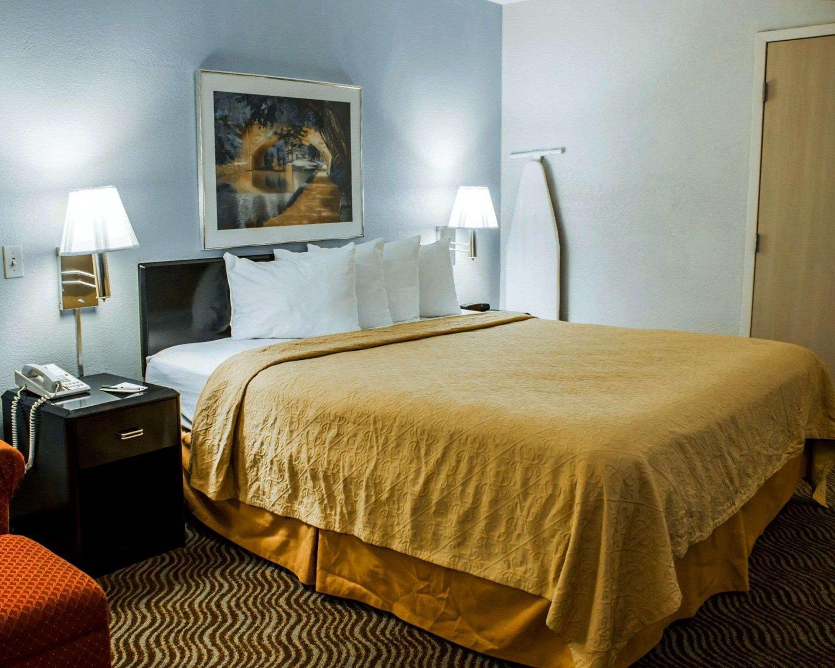 Quality Inn Rocky Mount Εξωτερικό φωτογραφία