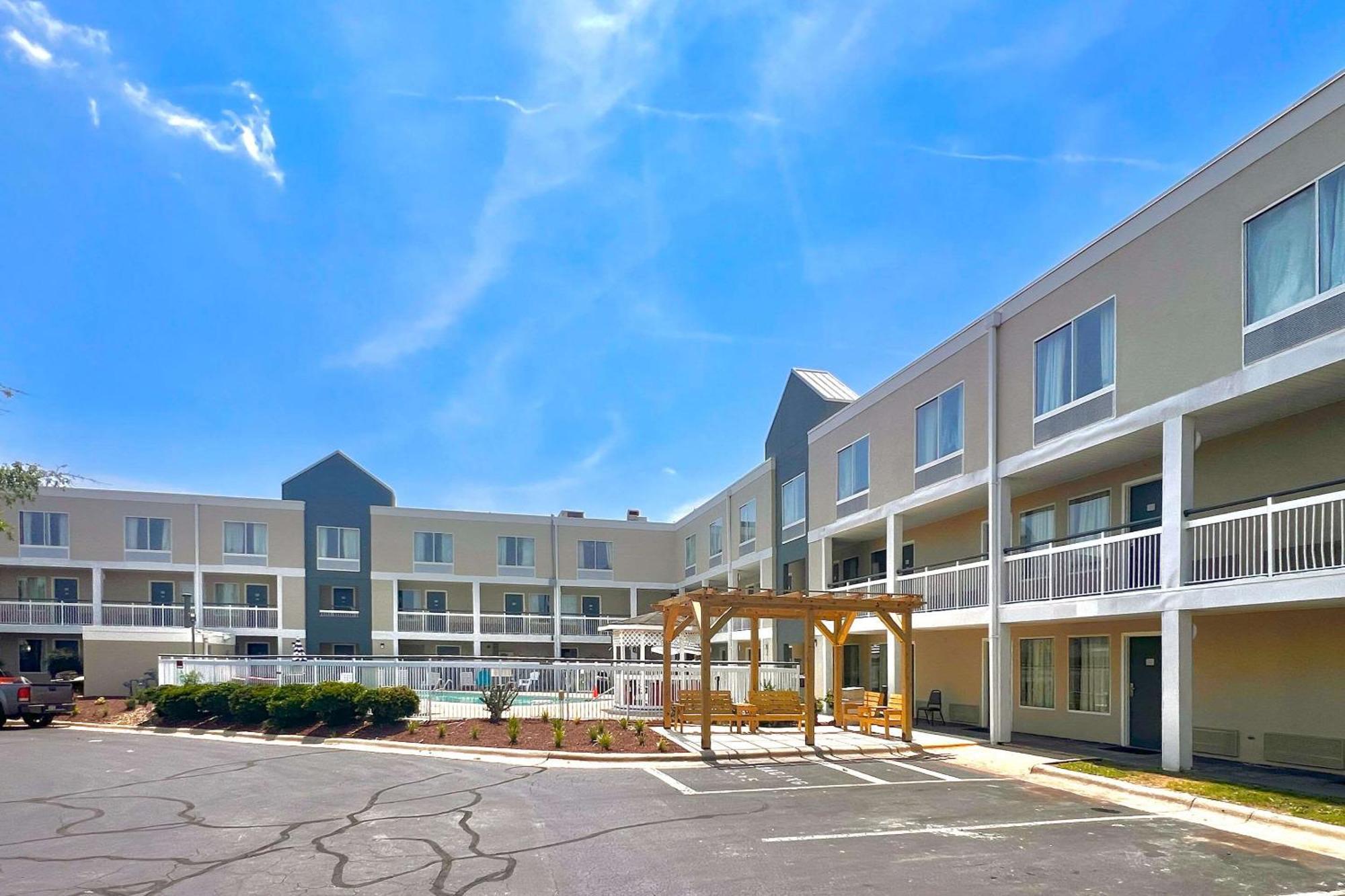 Quality Inn Rocky Mount Εξωτερικό φωτογραφία