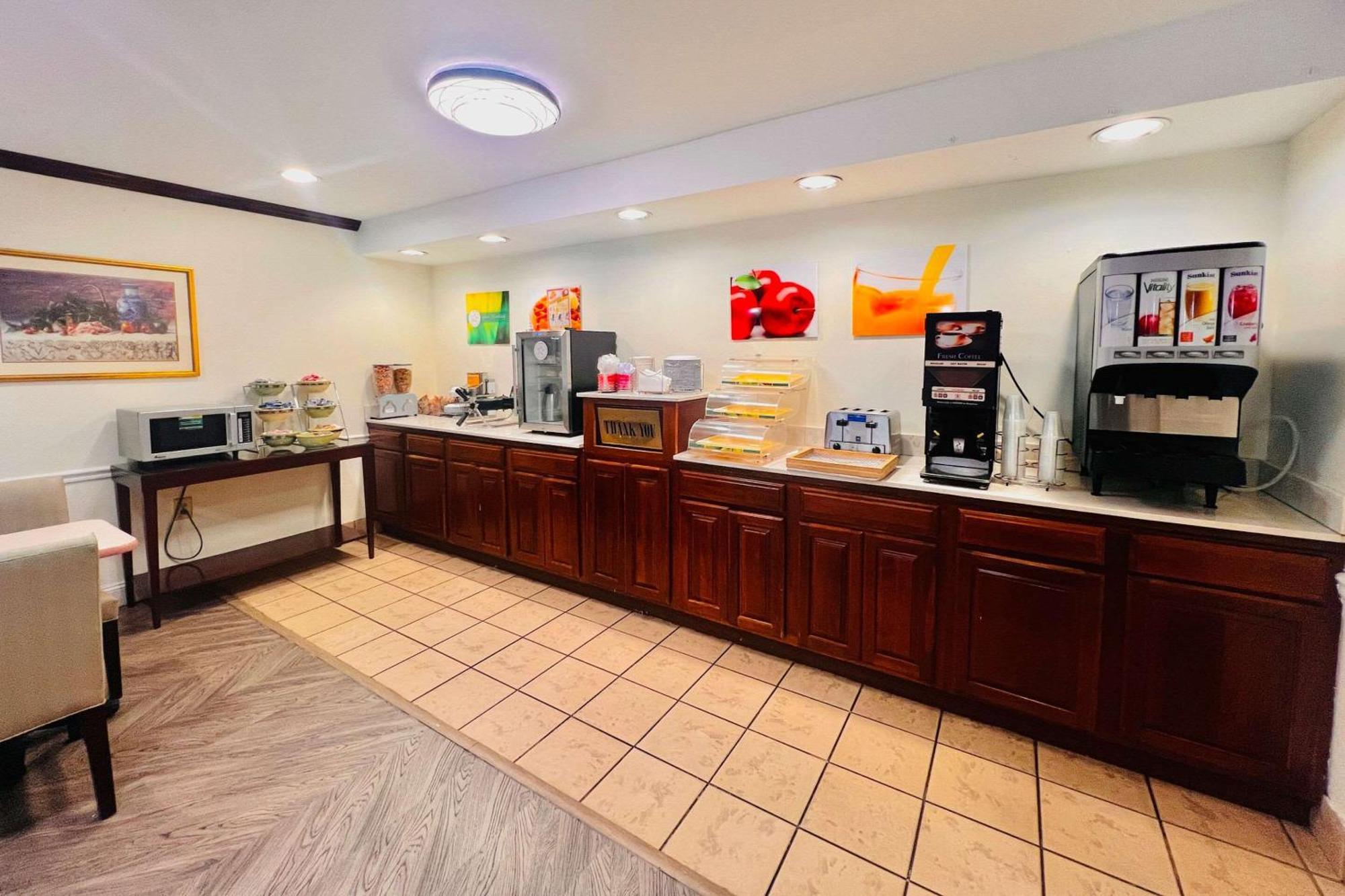 Quality Inn Rocky Mount Εξωτερικό φωτογραφία