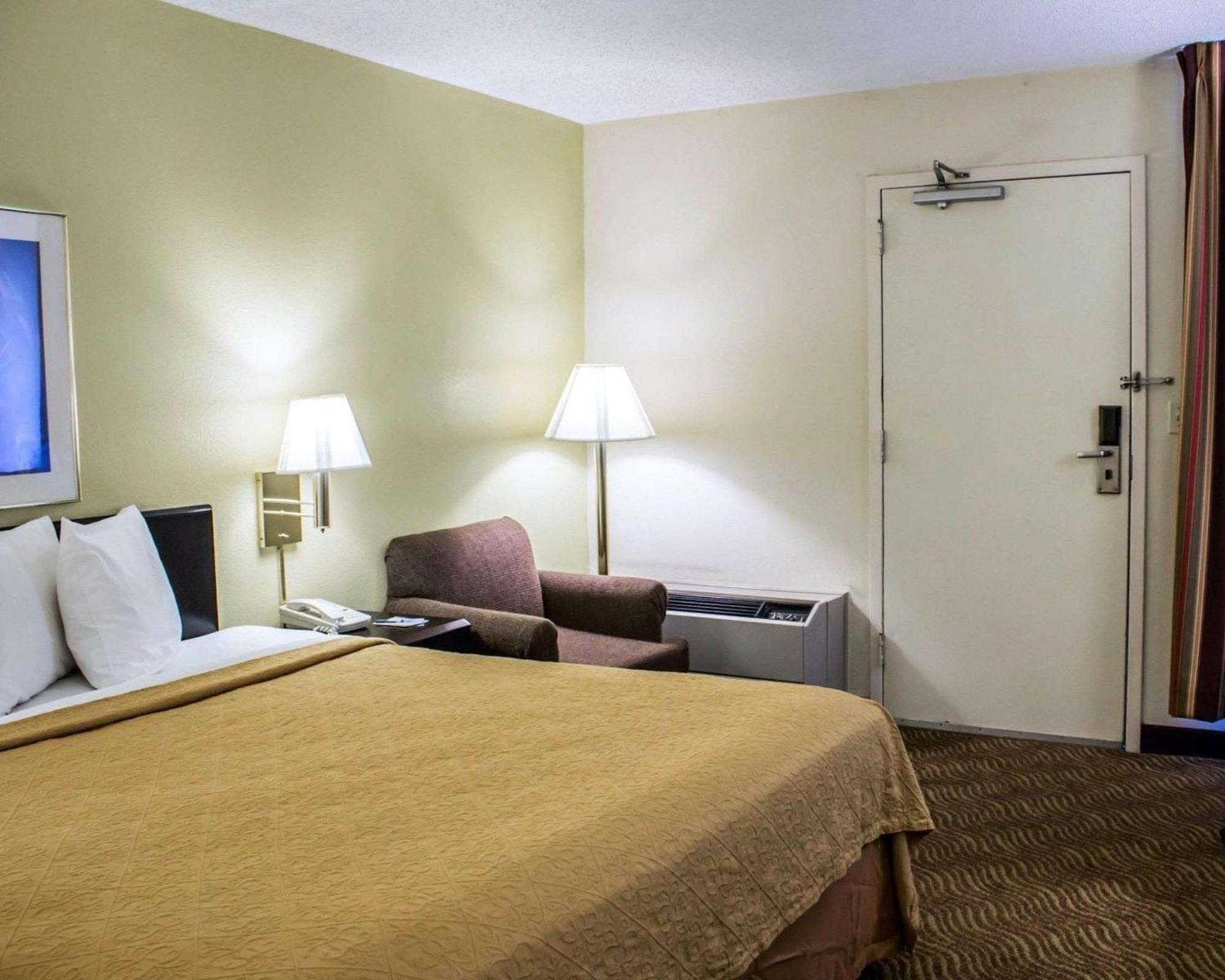 Quality Inn Rocky Mount Εξωτερικό φωτογραφία