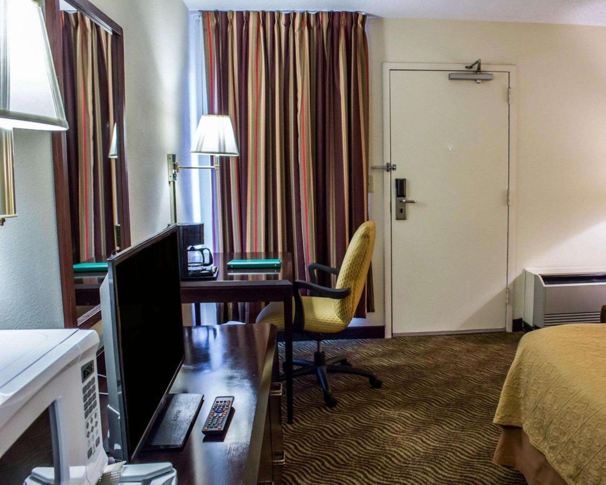 Quality Inn Rocky Mount Εξωτερικό φωτογραφία