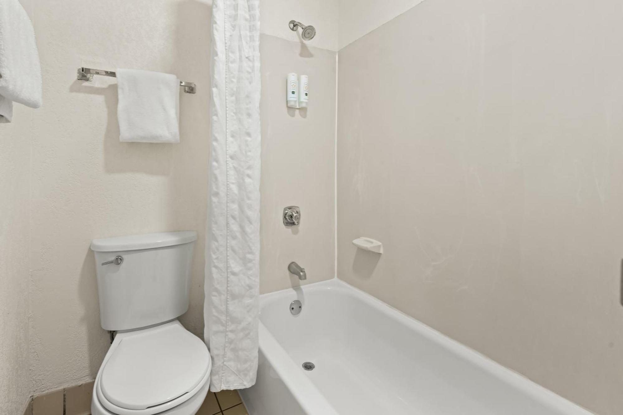 Quality Inn Rocky Mount Εξωτερικό φωτογραφία