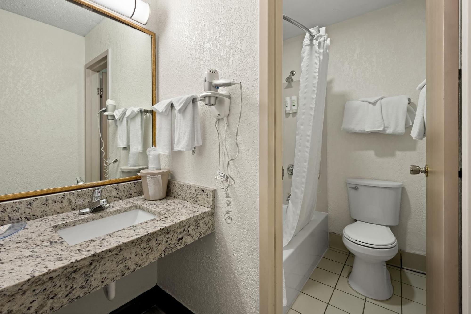 Quality Inn Rocky Mount Εξωτερικό φωτογραφία
